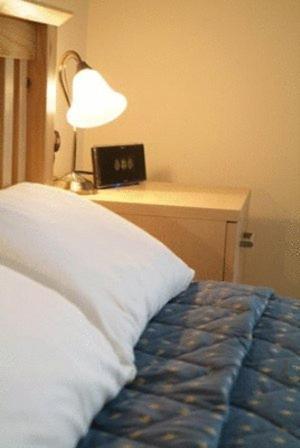 แก็ทวิค เฮ้าส์ เกสท์ เฮ้าส์ Hotel ฮอร์เลย์ ภายนอก รูปภาพ